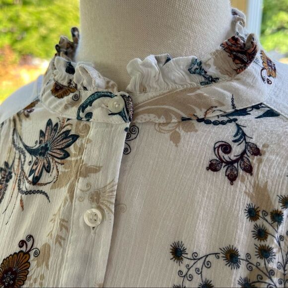 Plus Size White Floral Blouse Long Sleeved size 0X - Picture 7 of 8